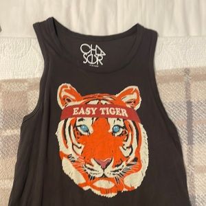 Chaser graphic tank